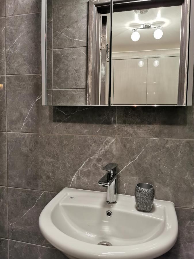 Palaz 2 - 2 Bedroom Flat إدمونتون المظهر الخارجي الصورة
