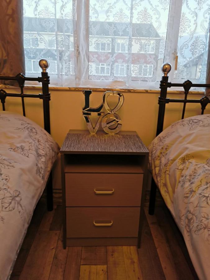 Palaz 2 - 2 Bedroom Flat إدمونتون المظهر الخارجي الصورة