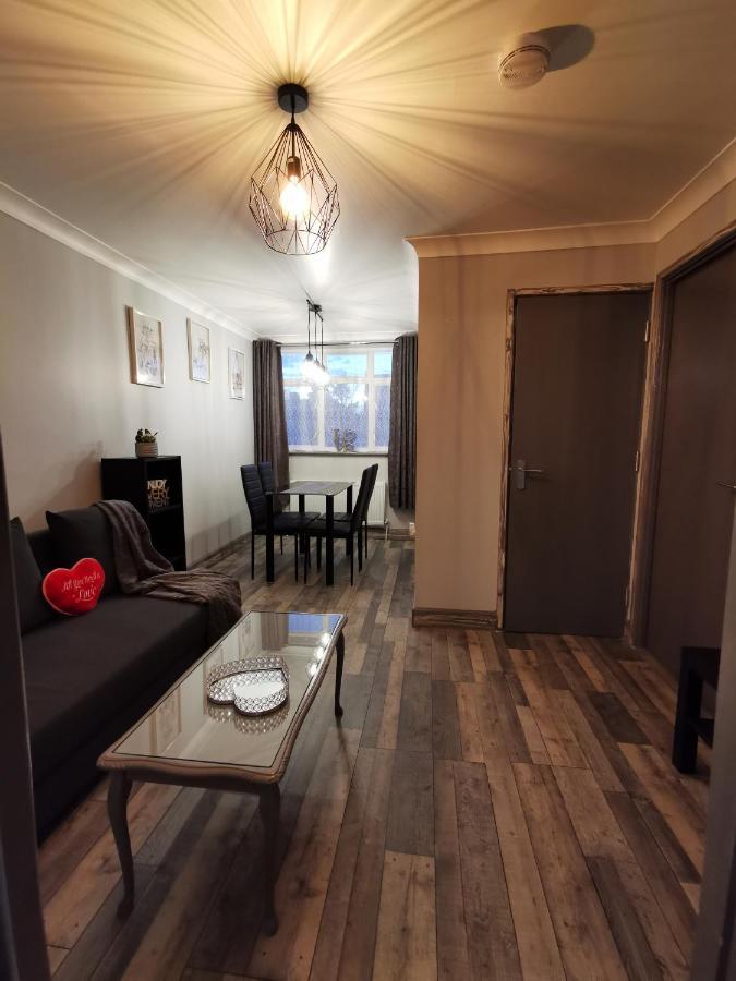 Palaz 2 - 2 Bedroom Flat إدمونتون المظهر الخارجي الصورة